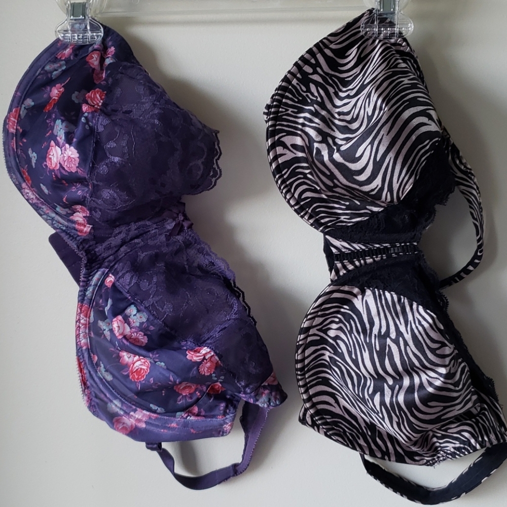 2 Vassarette Bras 38DD